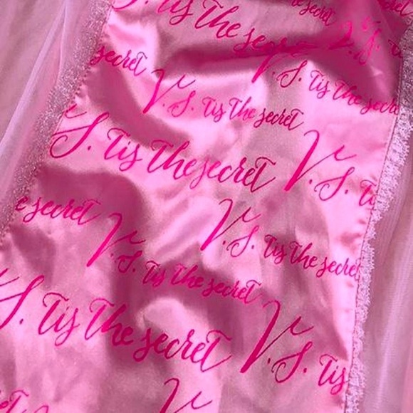 Victoria’s Secret Tis the Secret Christmas Garter Slip - Picture 3 of 4